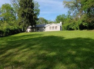 8923 Old Bunkum Rd, Fairview Heights, IL 62208