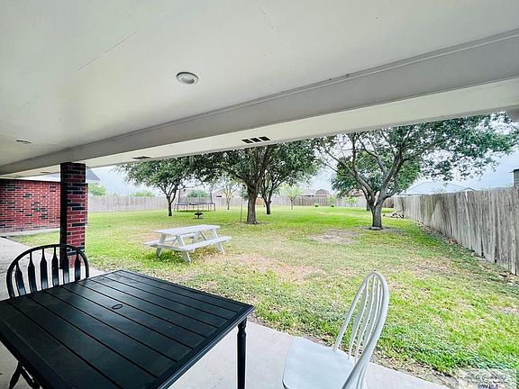 4th image of 2810 Plumeria Ln