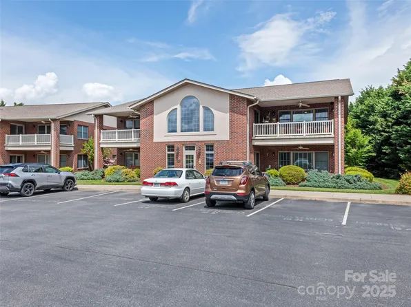 1465 S Lakeshore Dr APT B4, Lk Junaluska, NC 28745