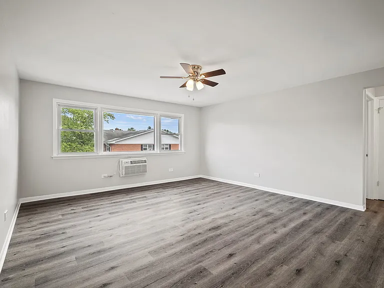 8440 W 95th St #13 — Photo 5