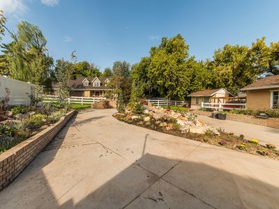 5880 S Jordan Canal Rd, Salt Lake City, UT, 84129