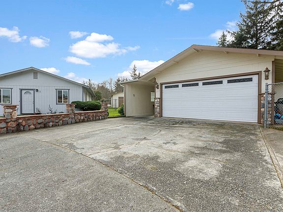 3rd image of 105 Mason Ct