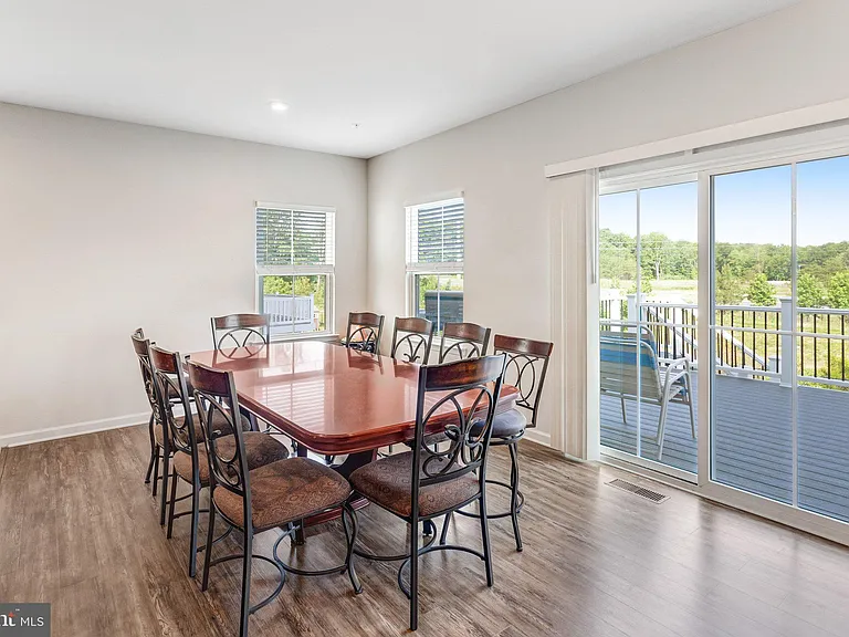 11241 Wheeler Ridge Dr — Photo 6