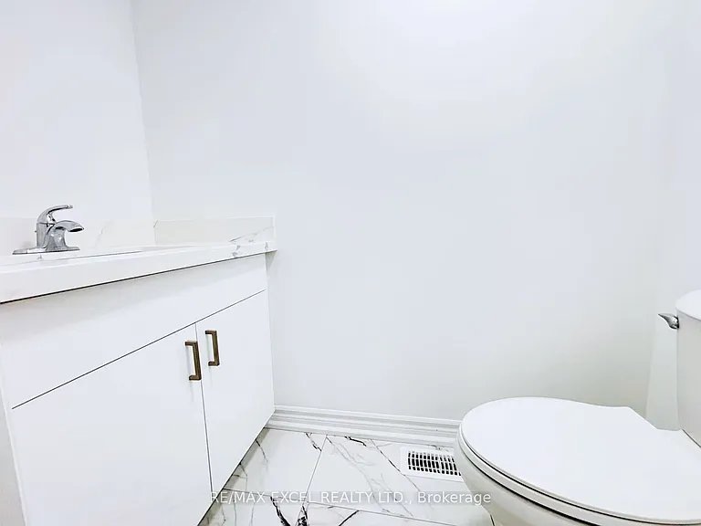 11 Plaisance Rd #5 — Photo 17