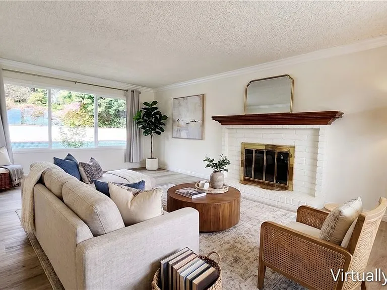 6327 Sattes Dr — Photo 2