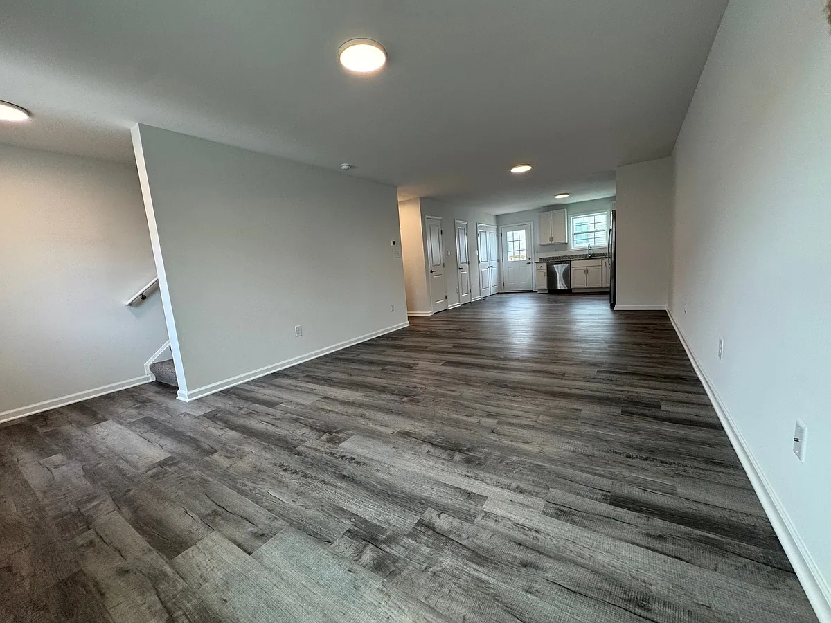 Building Photo - 23 Snowdrop Ct