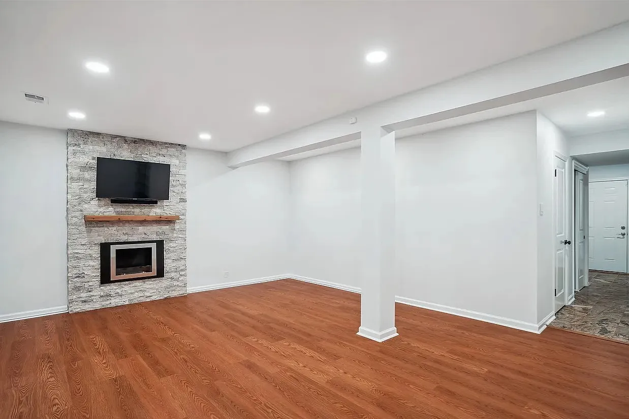 3 bed, 2050 sqft, $3,495 — Photo 4