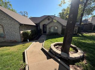 1400 Sandhurst Cir, Edmond, OK 73034