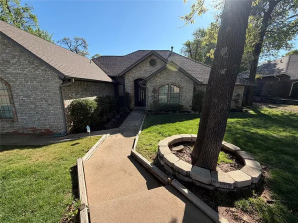 1400 Sandhurst Cir, Edmond, OK 73034