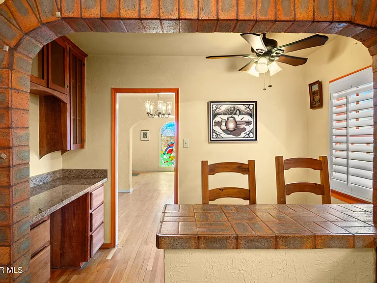 515 Gregory Ave — Photo 11