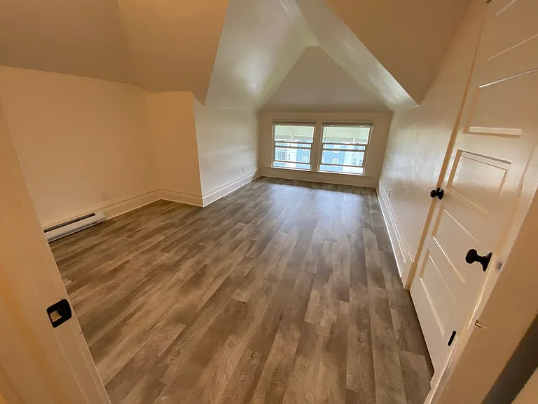Top Floor Bedroom 2