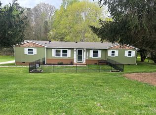 32 Reeves Rd, Leicester, NC 28748