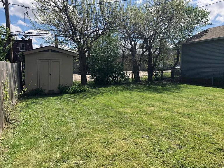 215 E Pineview Dr — Photo 3