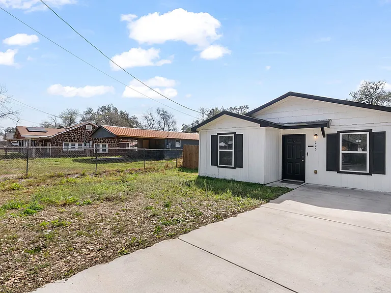 225 Virginia St — Photo 18