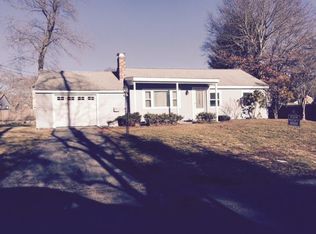 7 Hazelton Rd, Barrington, RI 02806