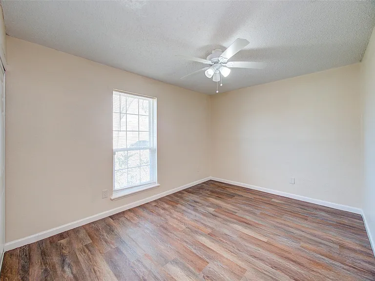 3307 E Heatherock Cir — Photo 6