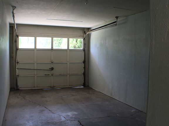 5th image of 703 Adams Dr