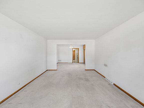 4th image of 734 Campbell Ave