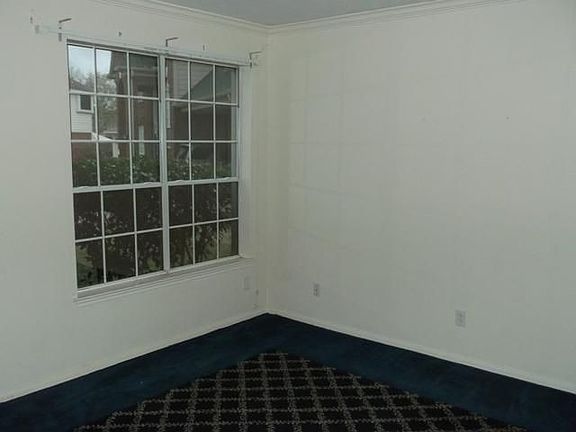 5th image of 12803 Hubers Ct
