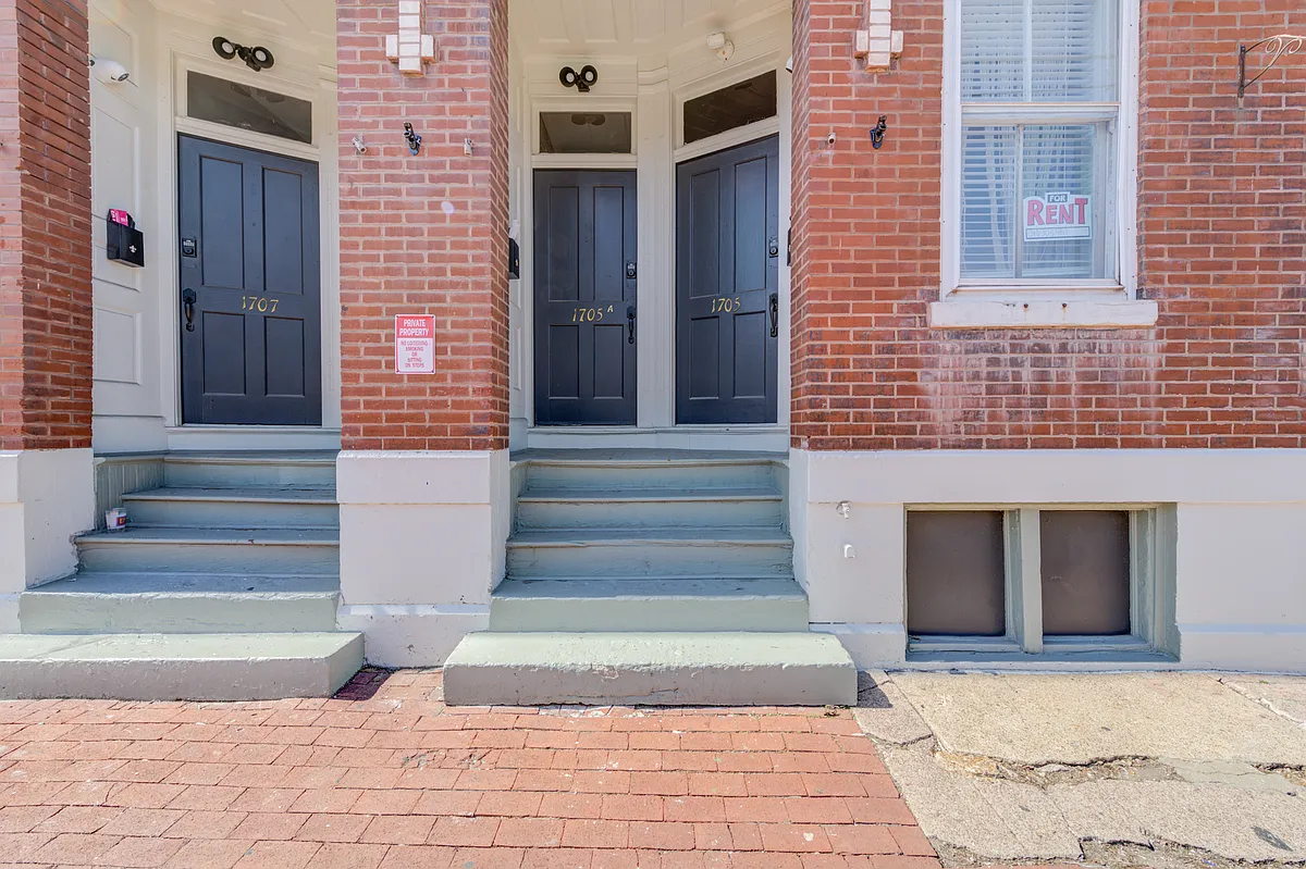 Building Photo - 1705 S 9th St