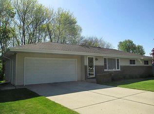 127 Dewey Ln, Plymouth, WI 53073
