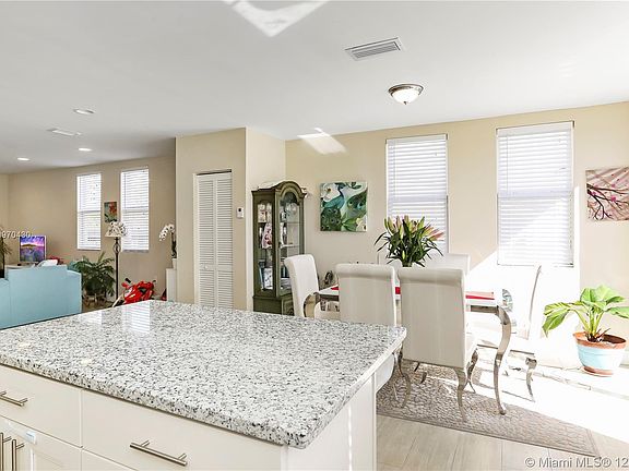 4th image of 1632 NE 110th St #1