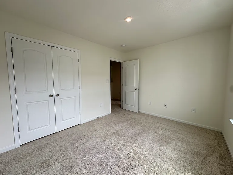 317 Bay St — Photo 14