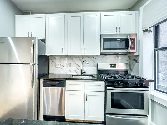 Rented by Executive Towers  | media 25