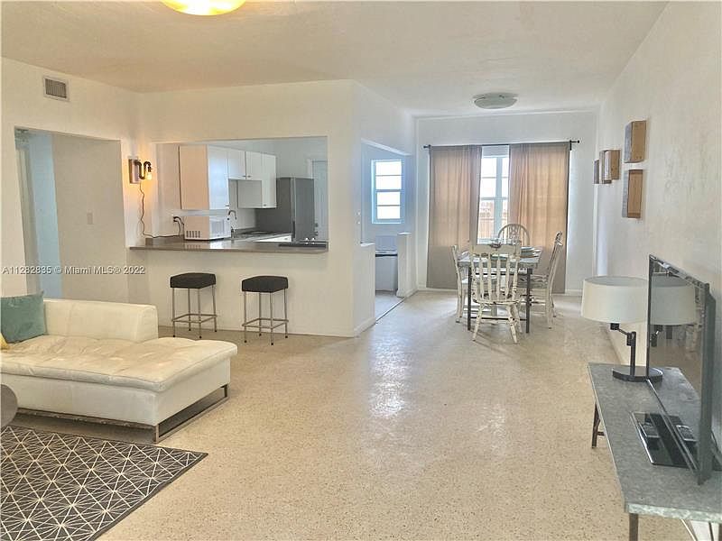 1st image of 80 NE 50th St #1