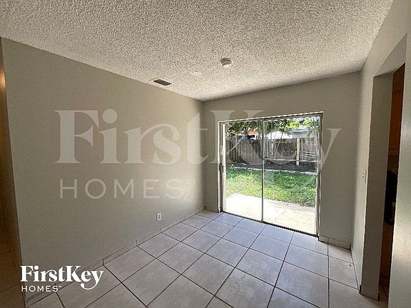 4th image of 7820 SW 9th St