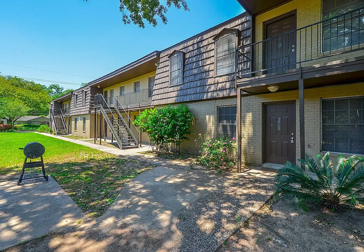 Katy Oaks 1526 — Photo 2