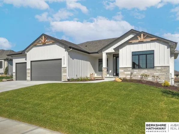 4546 S 202nd St, Omaha, NE 68135