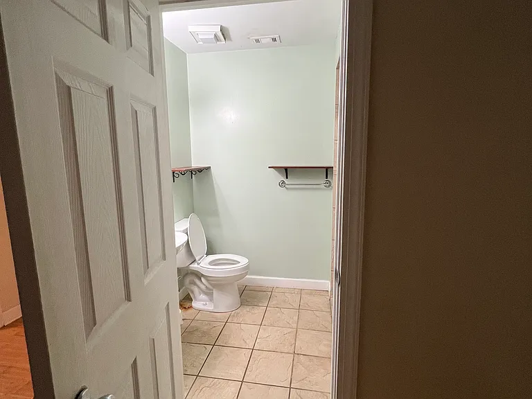 E Huron Ave — Photo 12
