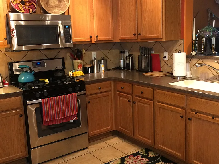 Fully equipped kitchen with gas stove