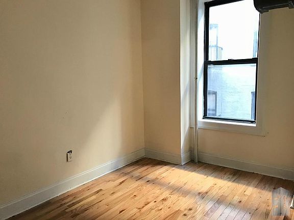 4th image of 709 W 176th St APT 3D
