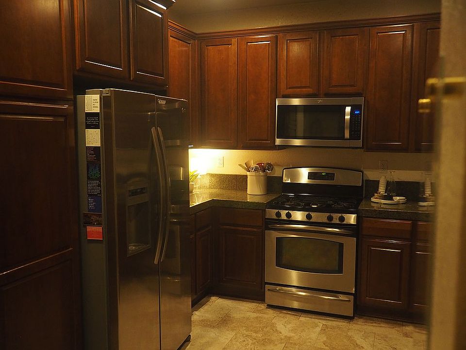 2nd image of 490 Sysonby Ct