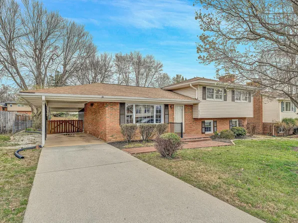 2927 Tully Dr, Roanoke, VA 24019