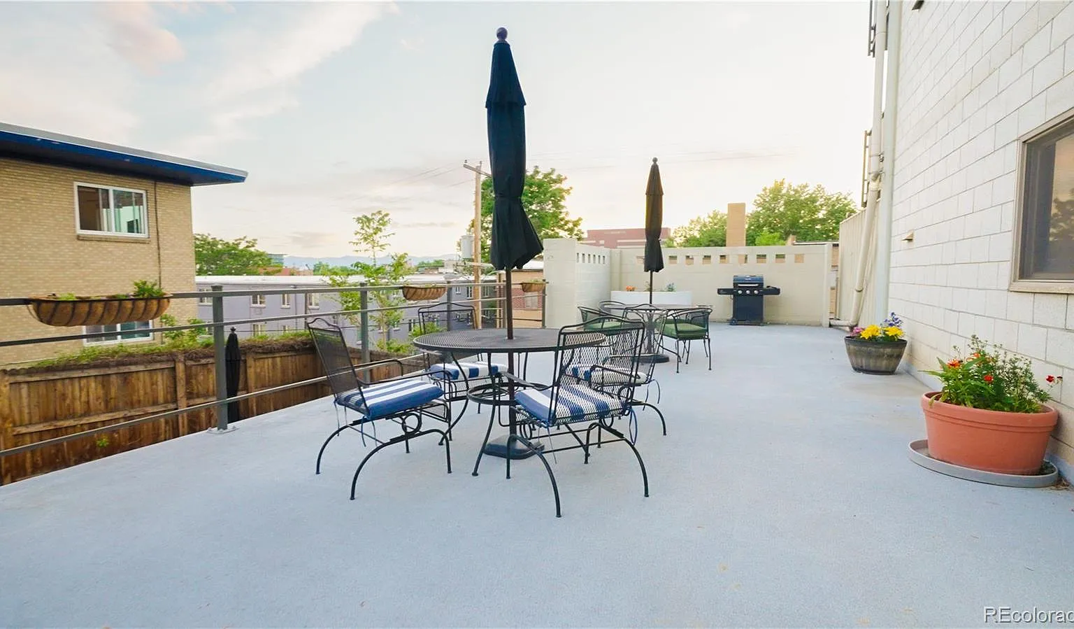 2 bed, 1200 sqft, $2,500 — Photo 4