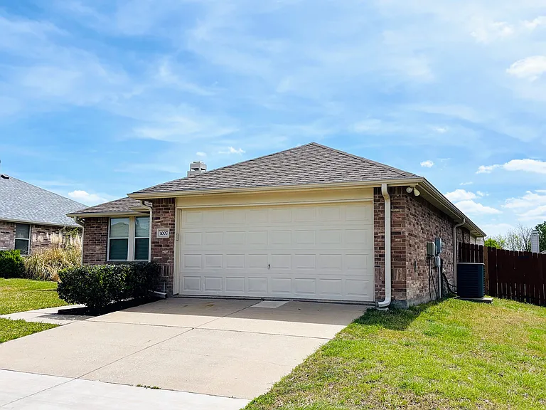 1007 Chilton Dr — Photo 40