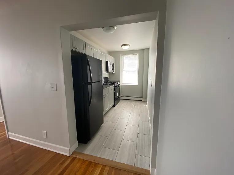 11 - 17 Beach Road Apartments — Photo 10