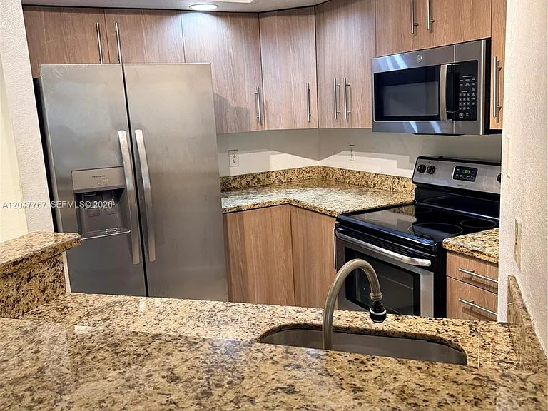 13090 Vista Isles Dr #111 — Photo 2