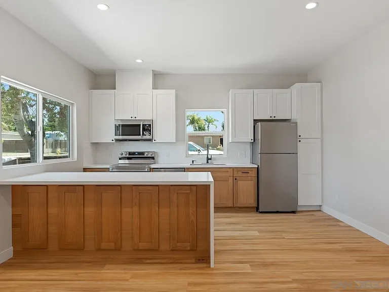 1489 Fern Ave #1 — Photo 3