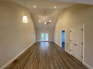 5977 Commons Ln NE, Cleveland, TN 37312