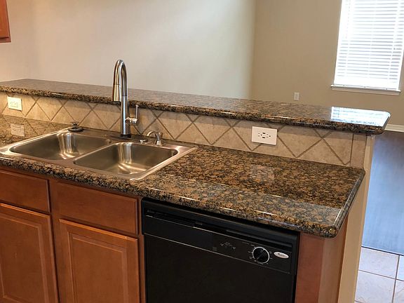 5th image of 305 Holleman Dr E APT 505