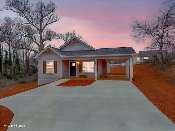 614 S Cherry St, Seneca, SC 29678