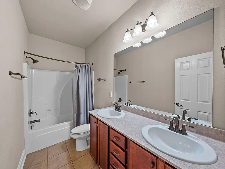 6107 Waterford Ln — Photo 13