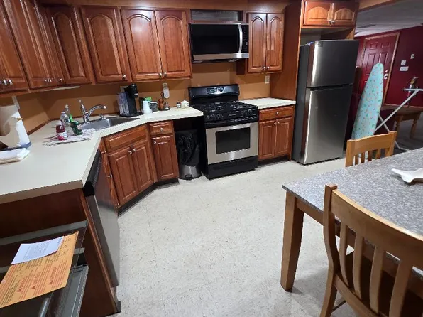 700 Old Fall River Rd #0, North Dartmouth, MA 02747