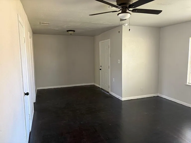 5782 Belcrest St — Photo 9
