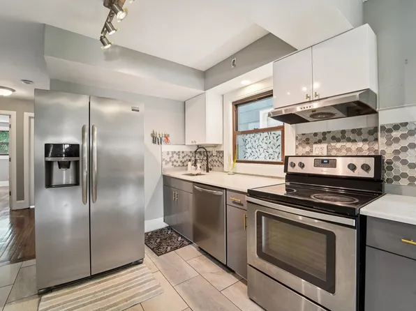 15 Linden Avenue image 6 of 23