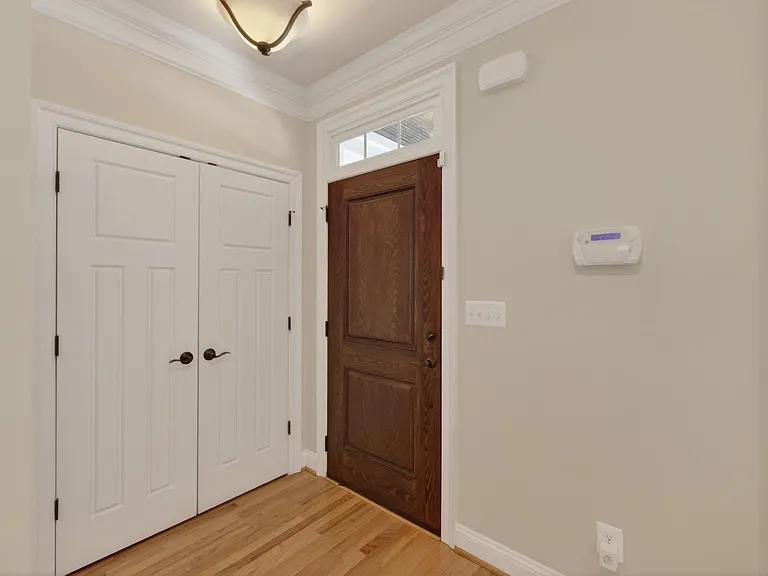 2942 Templehof Ct — Photo 7